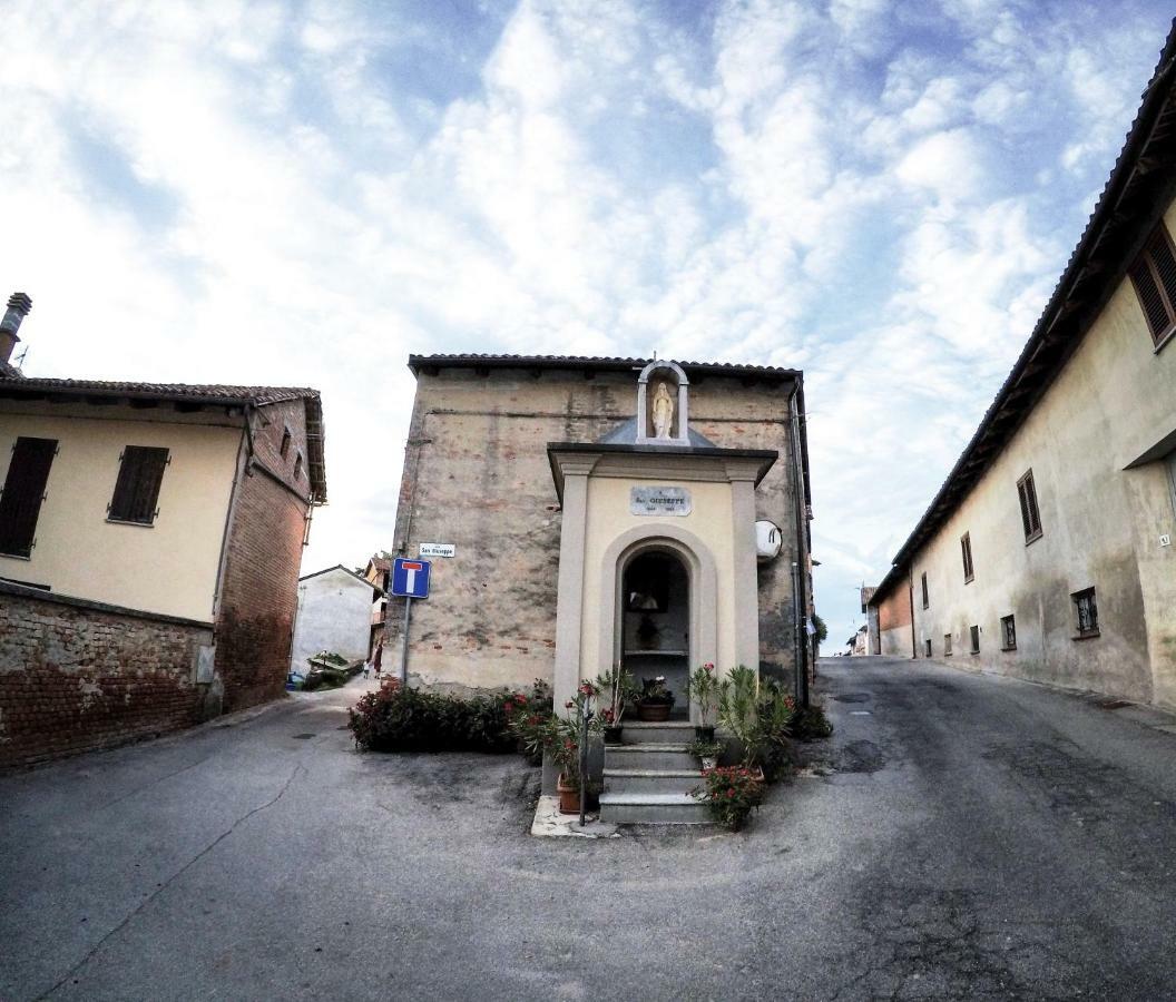 Lindhouse - Country House A Govone Exterior foto